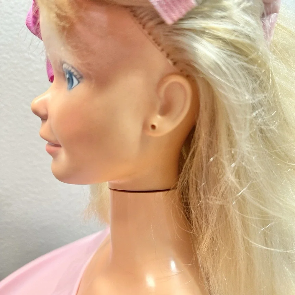Vintage Mattel Barbie Pose Me Pretty Styling Head 1983 Pink Base Blonde‎ Hair
